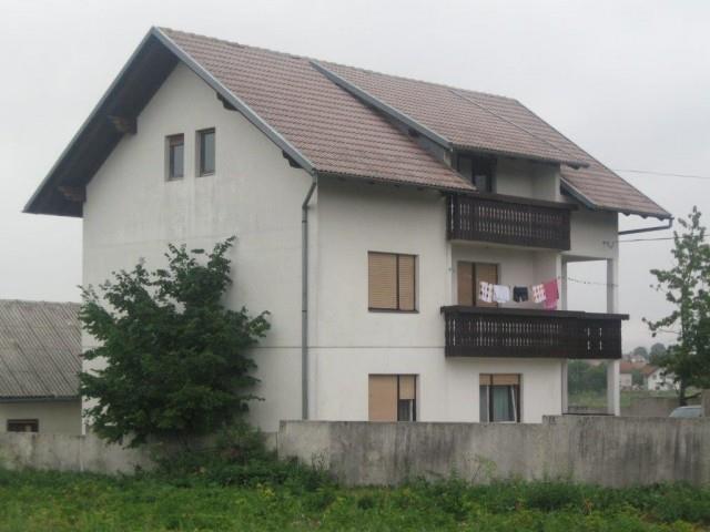Kuca 300 m2 - Glamoc, Beograd