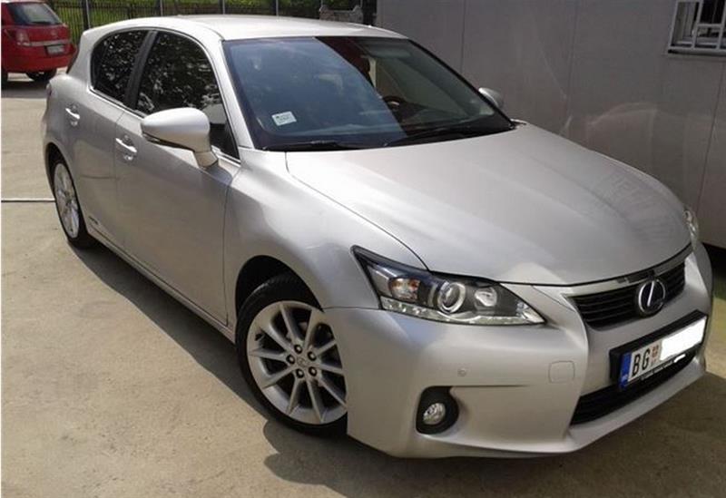 Lexus-CT-200h--12