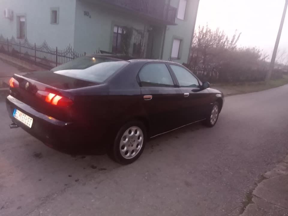 Alfa-Romeo-166