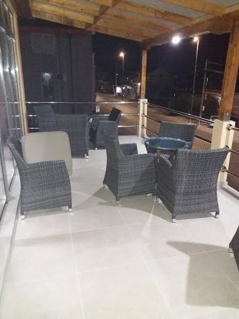 Potrebne-konobarice--Crna-Gora-