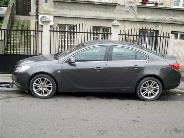 Opel Insignia -09 