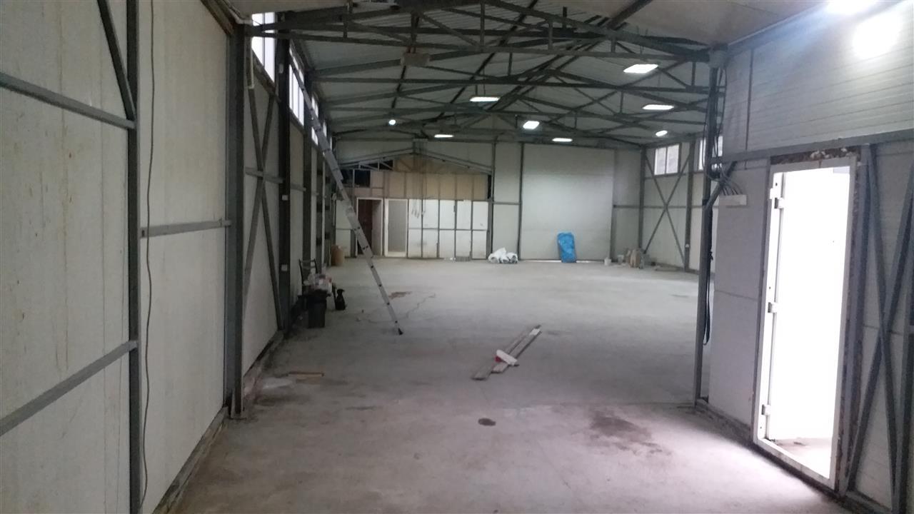 Izdaje-se-hala-u-Pančevu