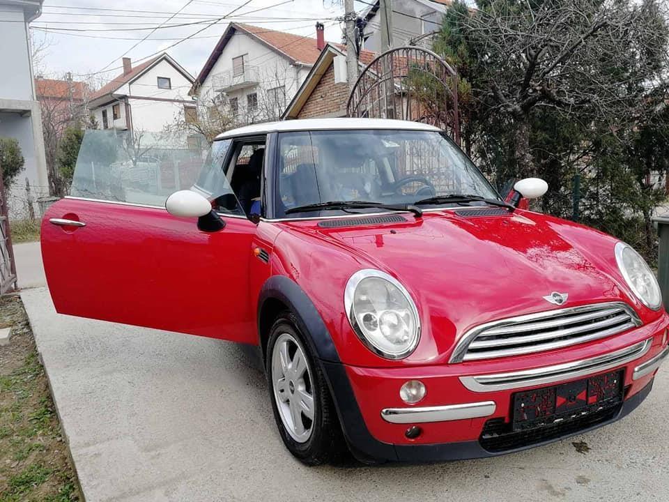 MINI-COOPER-1-4D-90ks-6b