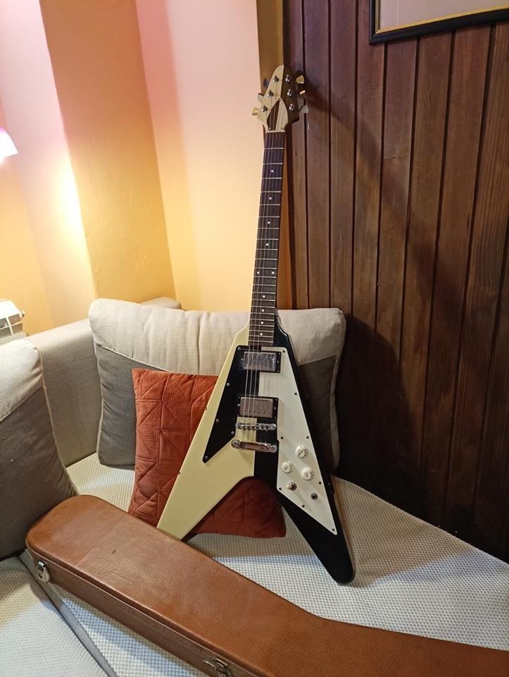 Fernandes-Michael-Schenker-Flying-V-iz-1985