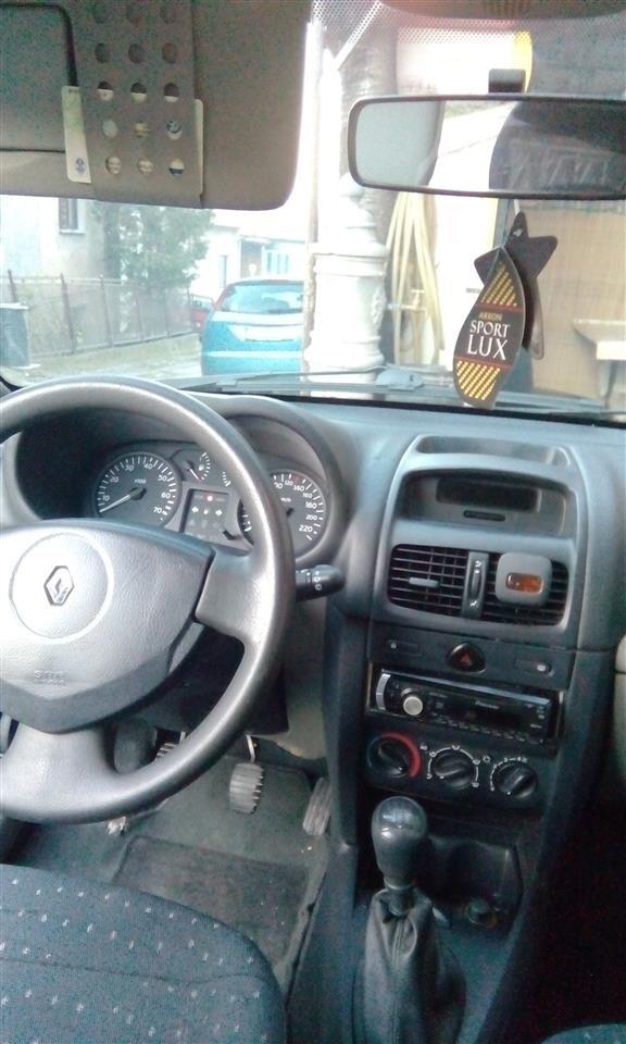 RENAULT-CLIO-1-2-16V--02-KLIMA