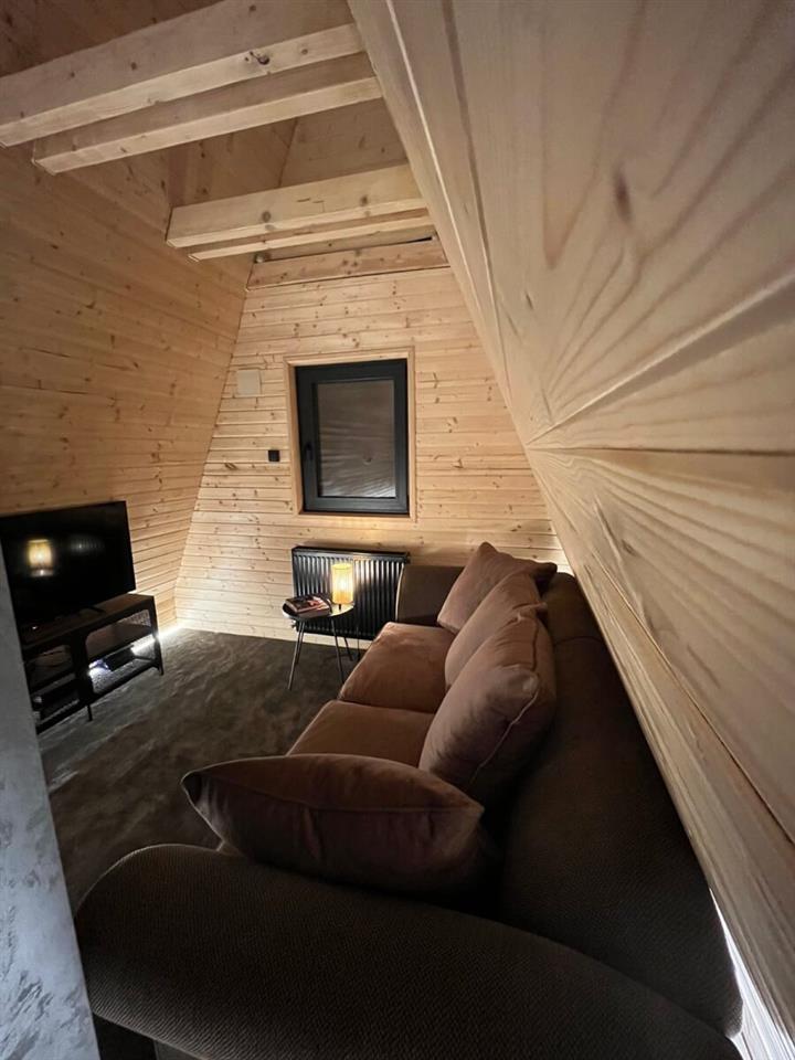 Wilderness-Cabin