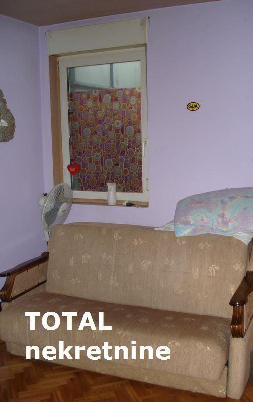 Uknjizen-troiposoban-duplex-stan