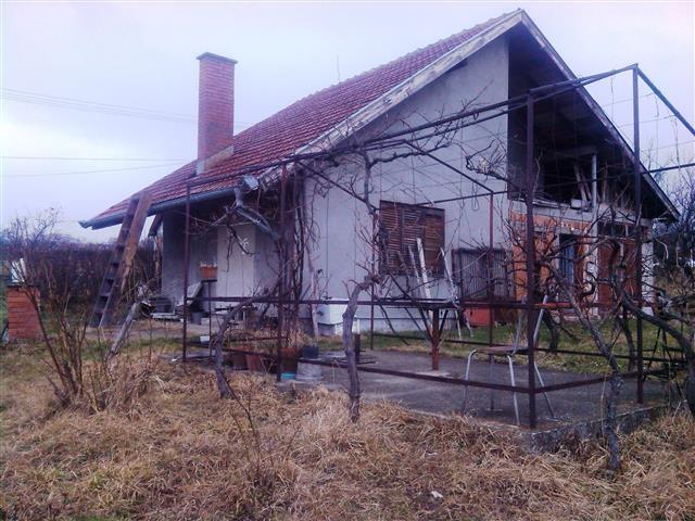 M-Moštanica---kuća-sa-placem
