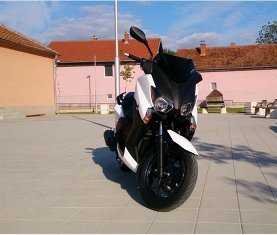 Yamaha-x-max-250--14