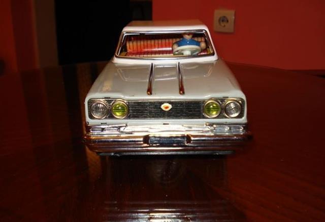 Igracka auto Sedan me 728