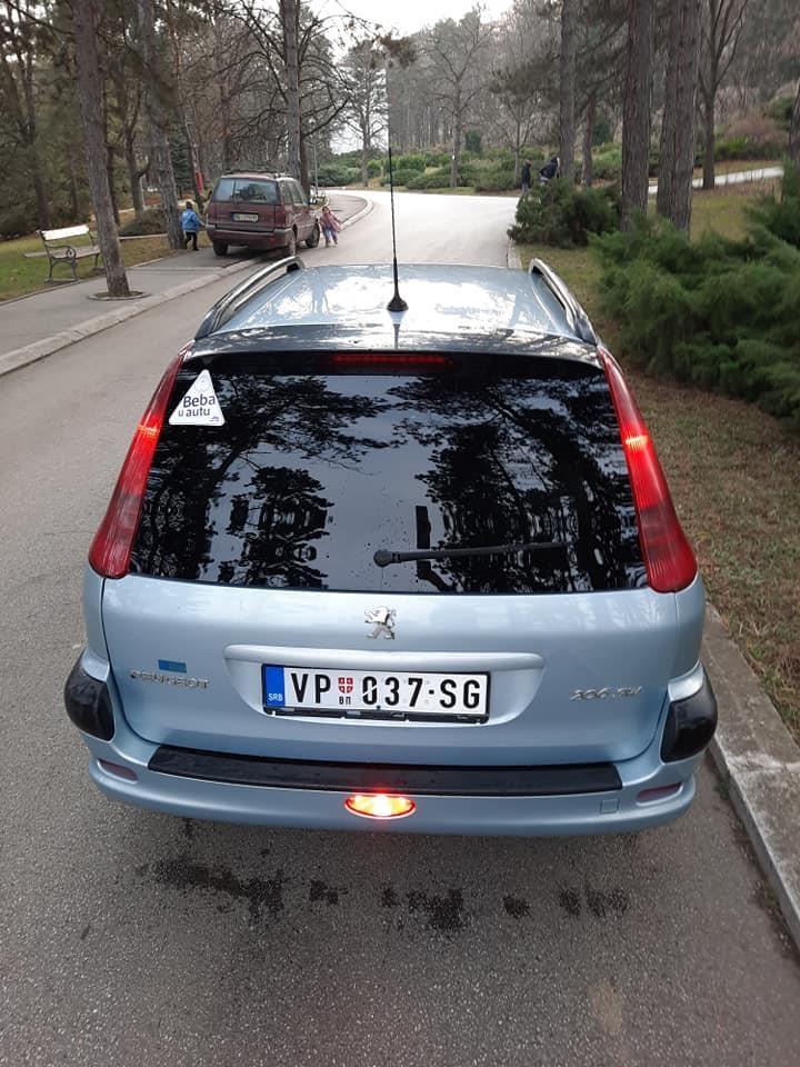 Peugeot-206-sw