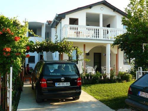 Ulcinj apartmani samo 8e