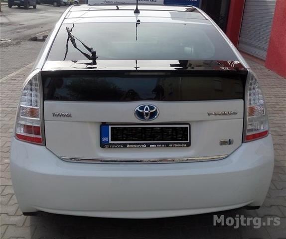 Toyota-Prius-hibrid--11