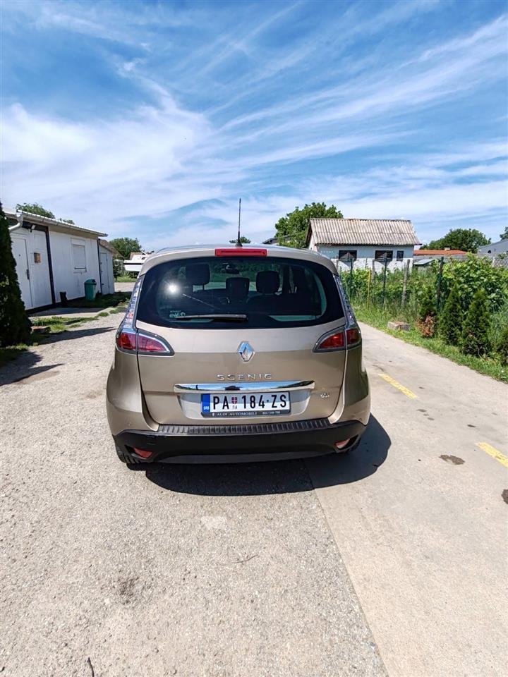 Renault-Scenic-1-5HDI