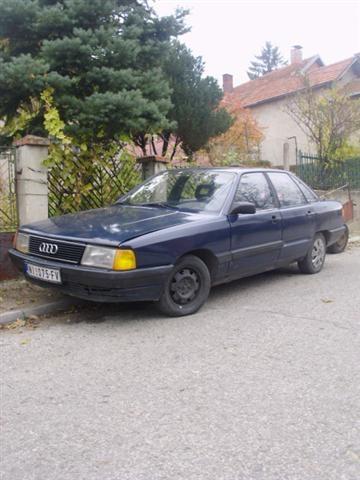 Audi  100cc -83