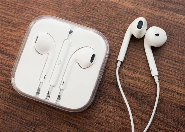 Apple-EarPods-slusalice-original
