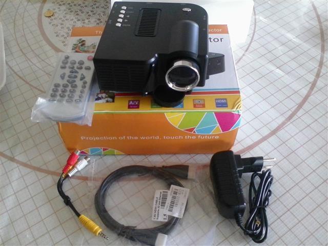 Projektor-mini-led-HDMI