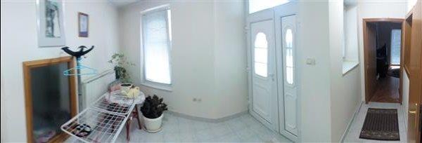 Kuća-Sr--Kamenica-240m2