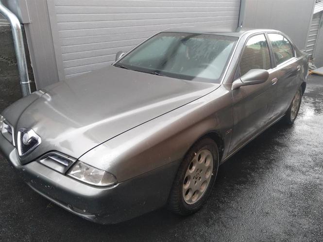 Alfa Romeo 166 levo krilo