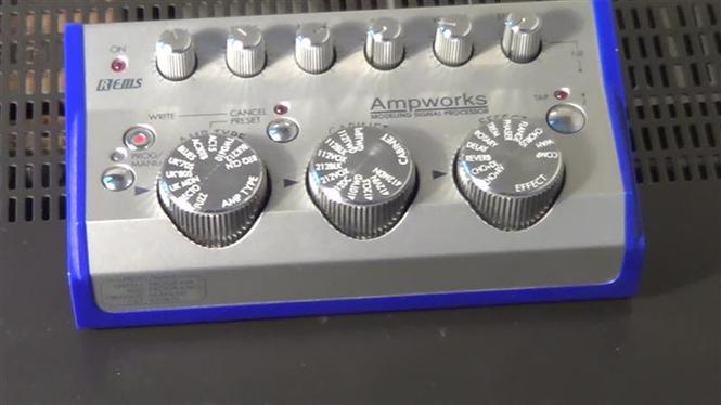 Korg Gitarski procesor sa efektima 60e