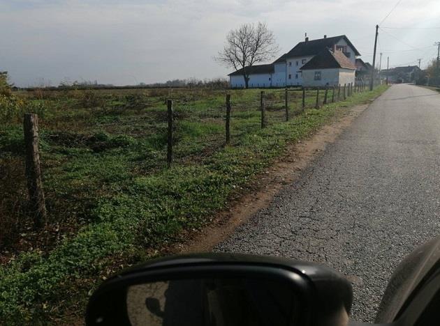 Plac-na-prodaju