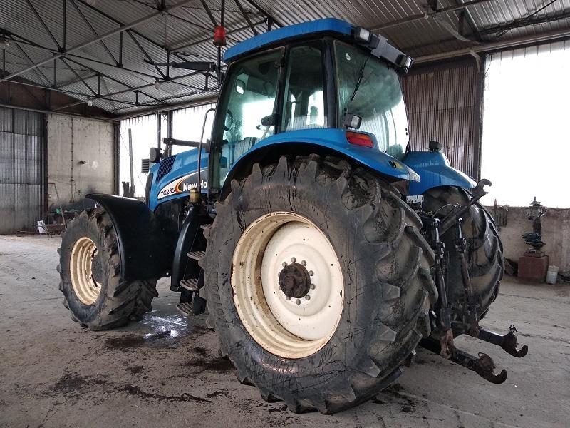 NEW-HOLLAND-T8040