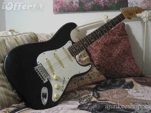 FENDER-bullit-strat-replika-nova-crno-be