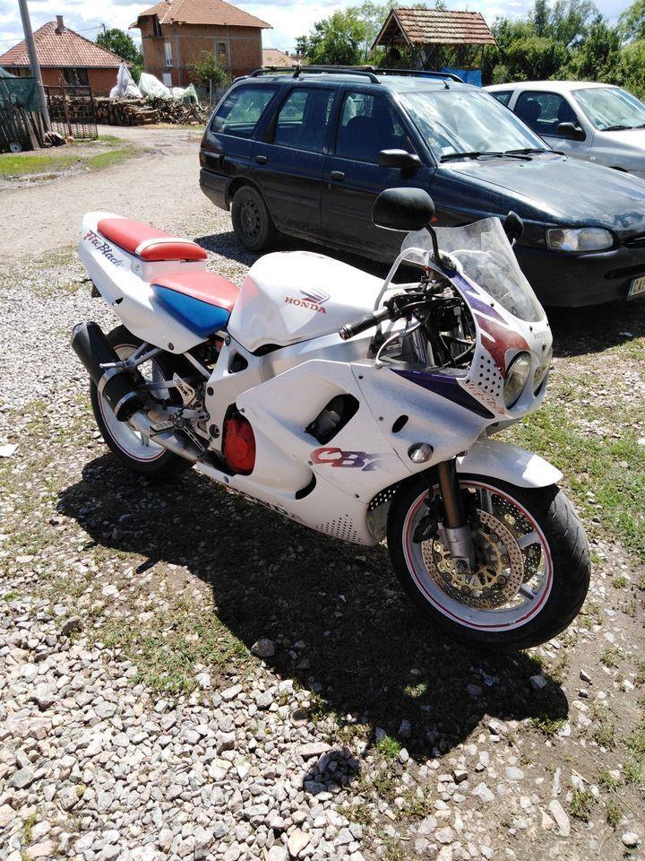 honda-cbr-900rr