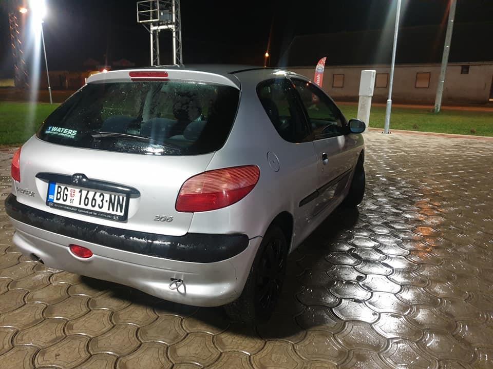 Peugoet-206