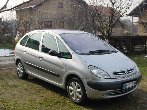 -Citroen-Xsara-Picasso--02