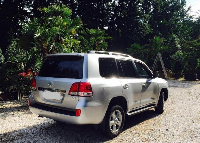 Toyota-Land-Cruiser-v8-d4d--09