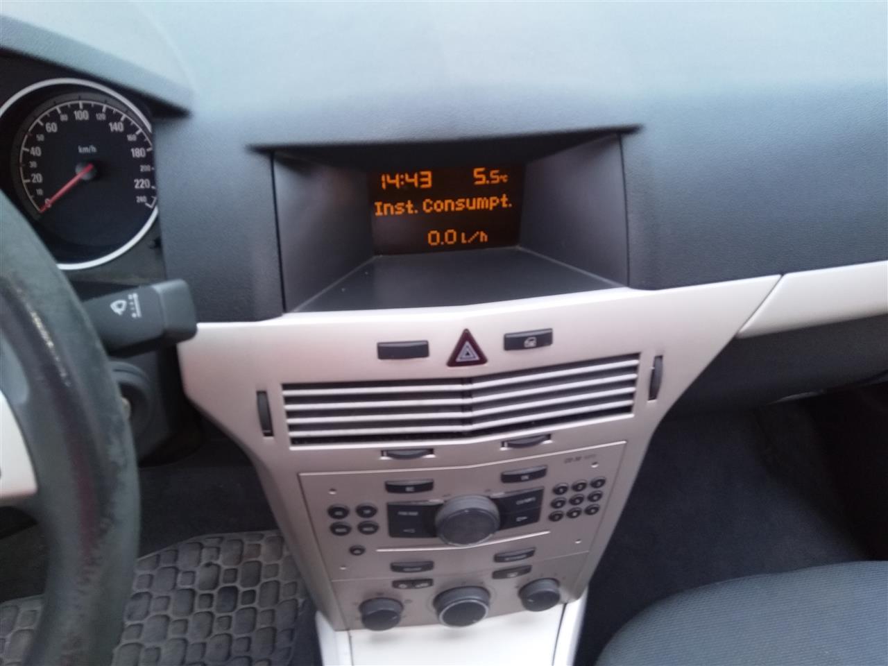 Opel-Astra-H-1-7-cdti-GTC