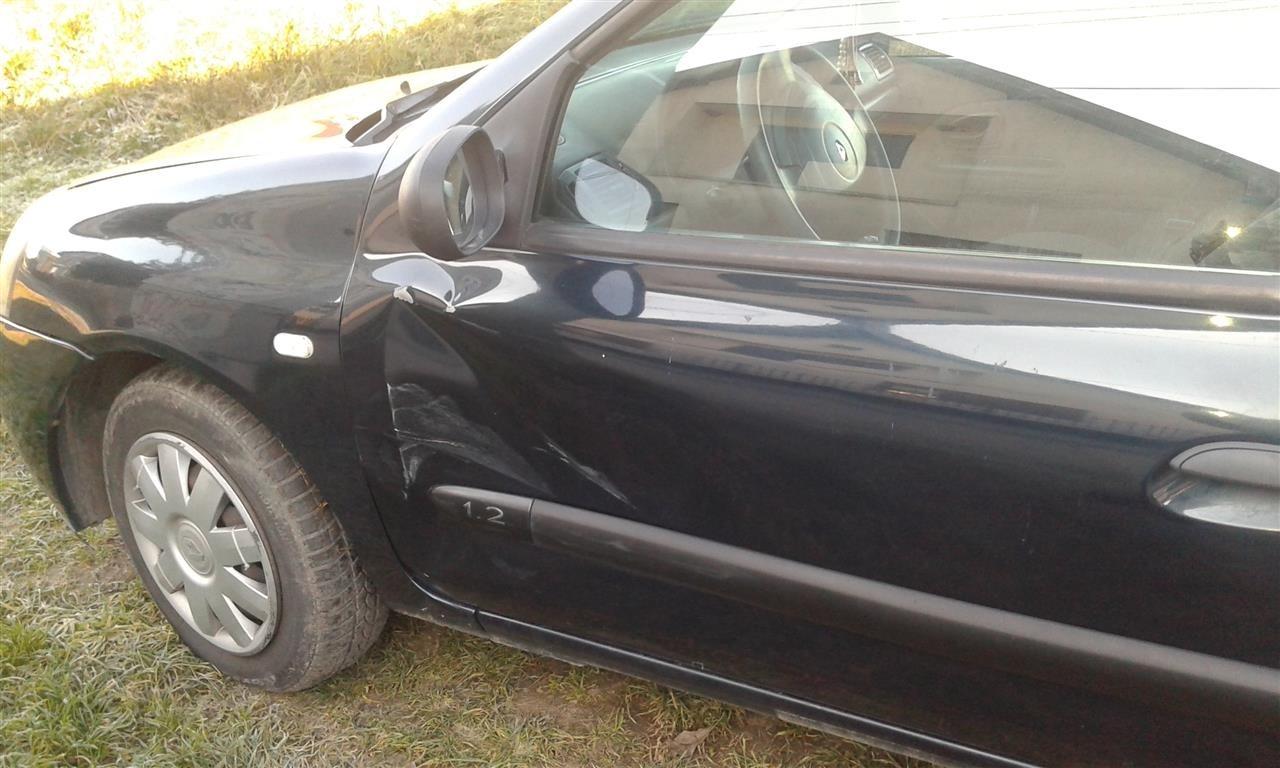 Renault-Clio--04-Super-Stanje
