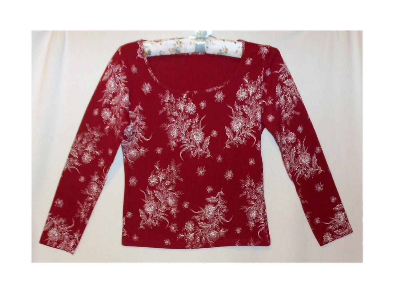 Bordo--bela-majica-