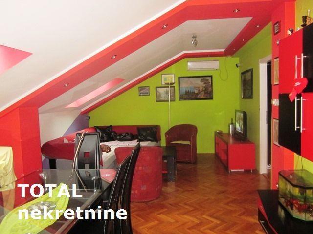 Uknjizen-cetvorosoban-duplex-stan-