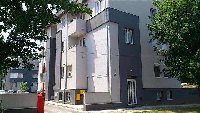 Stan 70m2 u ZEMUN