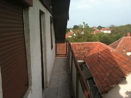 Kuca-od-600m2--Lapovo-Varos--Centar-