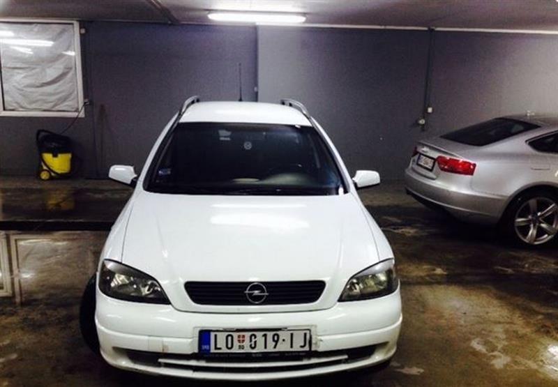 Opel-Astra-D--01