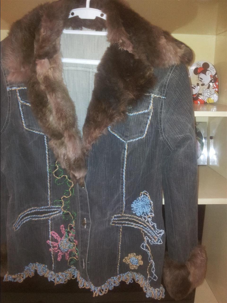 Teksas-jaknu-sa-ptitodnim-krznom