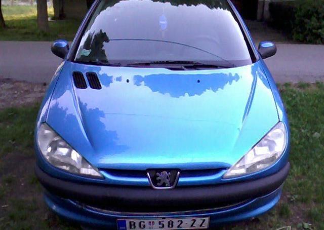 Peugeot-206--01