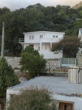 Kuca-u-Sutomore--Crna-Gora