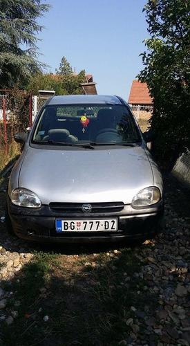 Prodajem auto