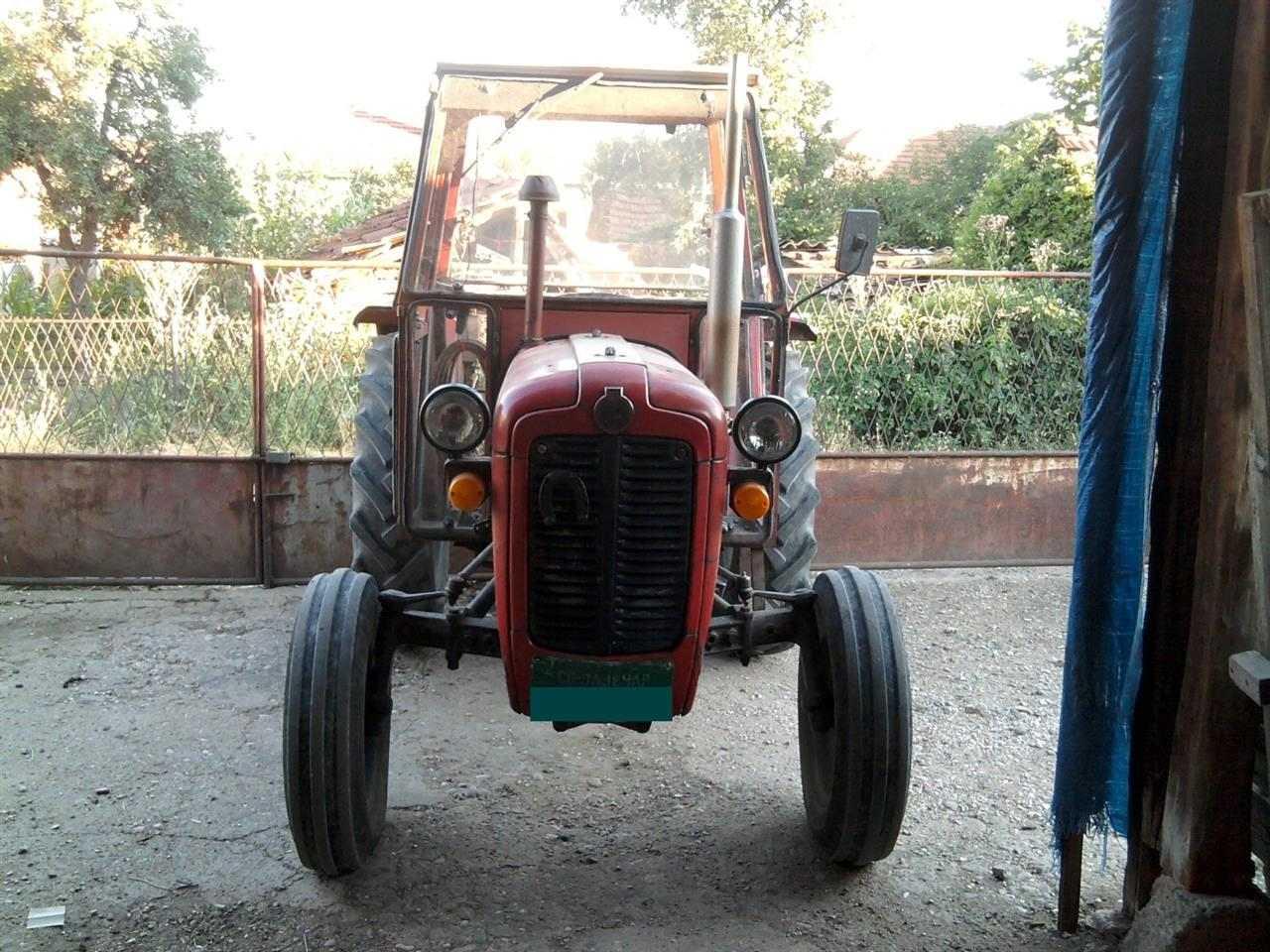 Traktor-IMT-539