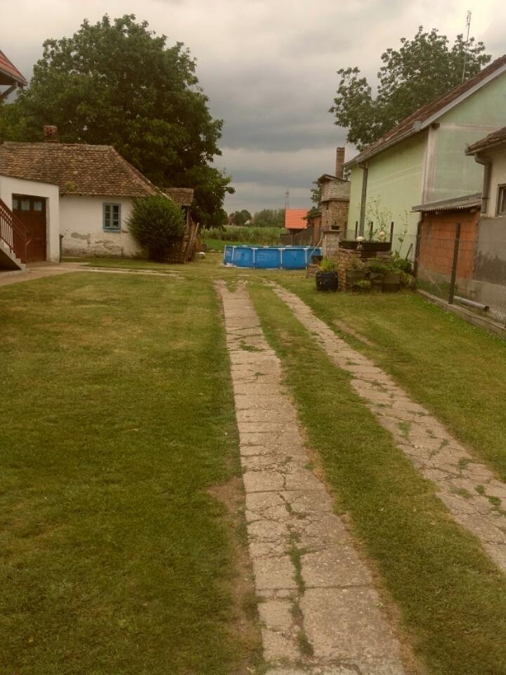 Prodajem-kucu