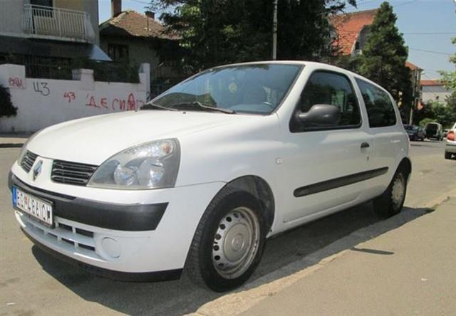 Renault-Clio-1-5-dci--04--