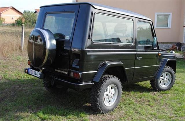 Mercedes-Benz-G250--87