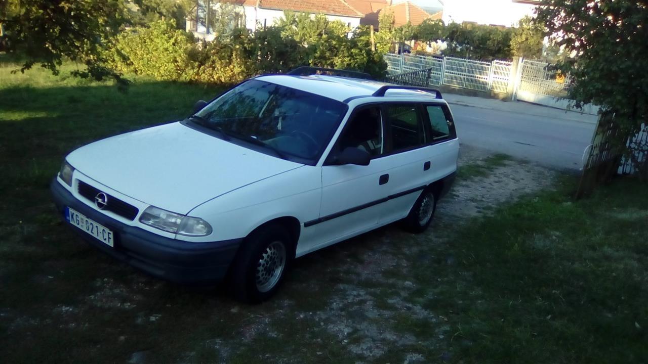 Opel-Astra-F-1-7
