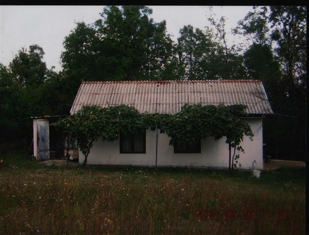 Vikendica  60m2 sa placem u Ralji