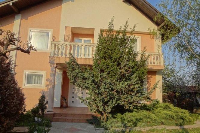 Kuca na prodaju LUX