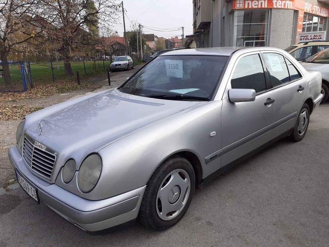 Mercedes E 220